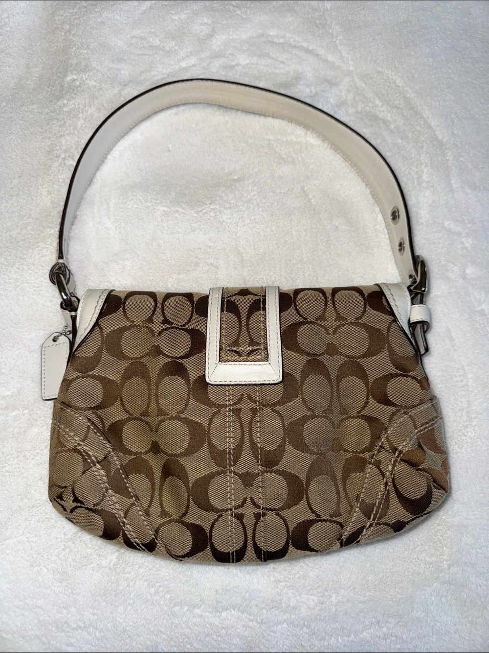 Coach Soho Signature Jacquard Flap Buckled Brown Shoulder Bag 2006 - Picture 2 of 12